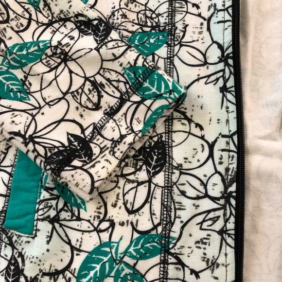 Allyson whitmore  medium zip up long-sleeve - Picture 3 of 7